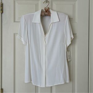 NWT Gianni Essentials Short Sleeve White Rayon Blouse Size 10